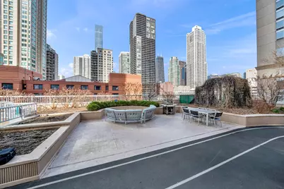545 N Dearborn Street #2510, Chicago, IL 60654 - Photo 27