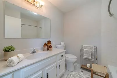 158 N Royal Oak Drive, Vernon Hills, IL 60061 - Photo 9