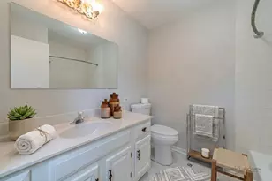 158 N Royal Oak Dr, Vernon Hills, IL 60061 - Photo 9