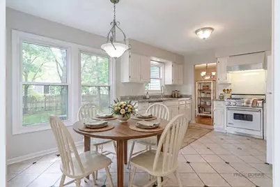 158 N Royal Oak Drive, Vernon Hills, IL 60061 - Photo 5