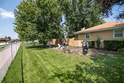 7840 W 76th Street, Bridgeview, IL 60455 - Photo 19