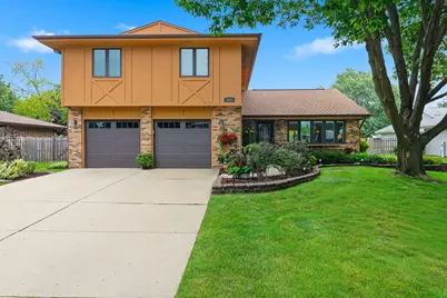 305 S Knollwood Drive, Schaumburg, IL 60193 - Photo 1