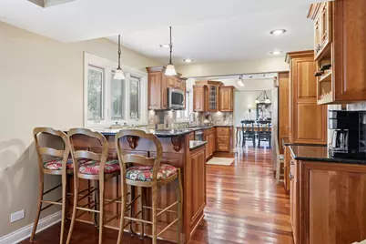 305 S Knollwood Drive, Schaumburg, IL 60193 - Photo 9