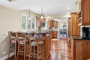 305 S Knollwood Dr, Schaumburg, IL 60193 - Photo 9