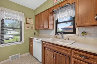 1522 Manhatten Drive, Streator, IL 61364 - Photo 15
