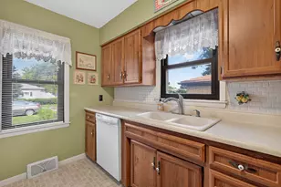 1522 Manhatten Dr, Streator, IL 61364 - Photo 15