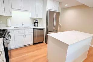 922 N Milwaukee Ave, Libertyville, IL 60048 - Photo 13
