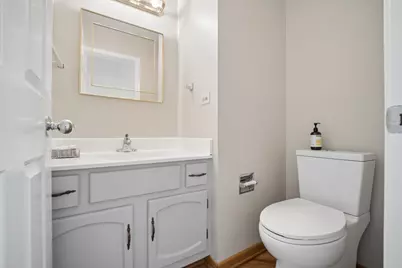 894 Thompson Boulevard, Buffalo Grove, IL 60089 - Photo 11