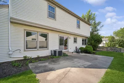 894 Thompson Boulevard, Buffalo Grove, IL 60089 - Photo 21