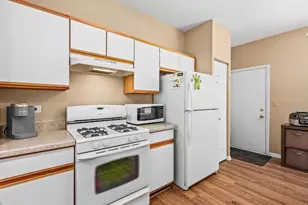 2259 Lake Ridge Dr, Glendale Heights, IL 60139 - Photo 5