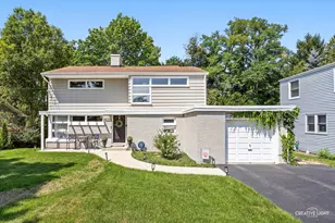 784 Highland Ave, Glen Ellyn, IL 60137 - Photo 1