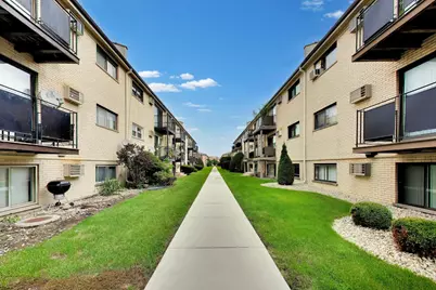 5101 N East River Road #1K, Chicago, IL 60656 - Photo 3