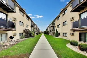 5101 N East River Rd, Chicago, IL 60656 - Photo 3