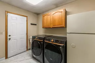 23 Squire Rd, Hawthorn Woods, IL 60047 - Photo 11