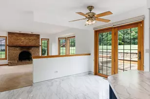 23 Squire Rd, Hawthorn Woods, IL 60047 - Photo 7