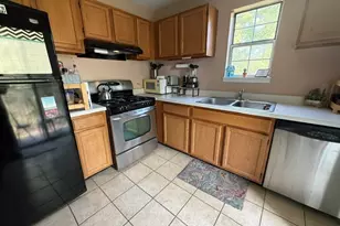 37 Gant Cir, Streamwood, IL 60107 - Photo 11