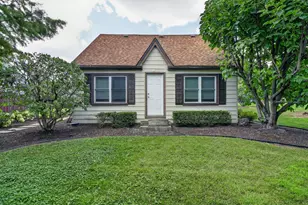 100 83rd St, Hinsdale, IL 60527 - Photo 1