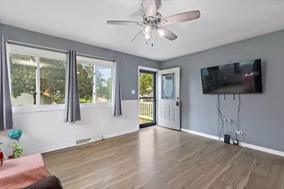 308 Ramble Road, Lake in the Hills, IL 60156 - Photo 5