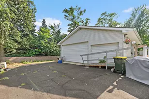 308 Ramble Rd, Lake in the Hills, IL 60156 - Photo 19