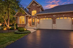 701 Kelly Ct, Roselle, IL 60172 - Photo 3