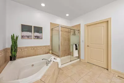 701 Kelly Court, Roselle, IL 60172 - Photo 33