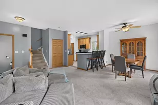 446 Borden St, Woodstock, IL 60098 - Photo 9