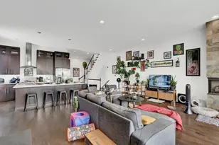 1045 N California Ave, Chicago, IL 60622 - Photo 3