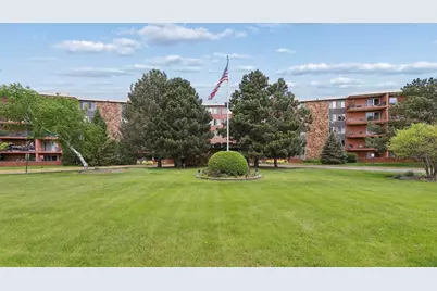 18 E Old Willow Road #213N, Prospect Heights, IL 60070 - Photo 1