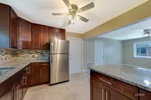 34 N Main St, Glen Ellyn, IL 60137 - Photo 3