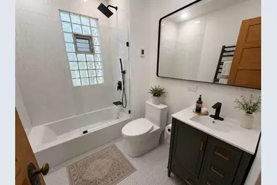 1448 W Glenlake Avenue, Chicago, IL 60660 - Photo 13