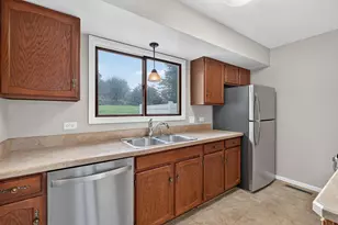 510 N Thornwood Dr, McHenry, IL 60050 - Photo 15