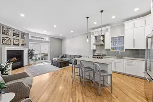 2338 N Oakley Ave, Chicago, IL 60647 - Photo 3