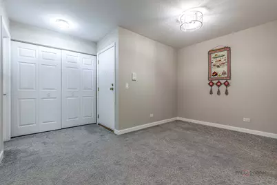 369 Southbury Court #D2, Schaumburg, IL 60193 - Photo 5
