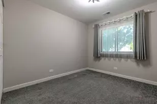 369 Southbury Ct, Schaumburg, IL 60193 - Photo 17