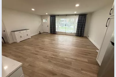 321 N Fairview Avenue, Mount Prospect, IL 60056 - Photo 3