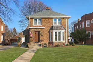1317 N Jackson St, Waukegan, IL 60085 - Photo 1
