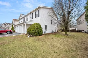 2812 Rebecca Ct, Montgomery, IL 60538 - Photo 3