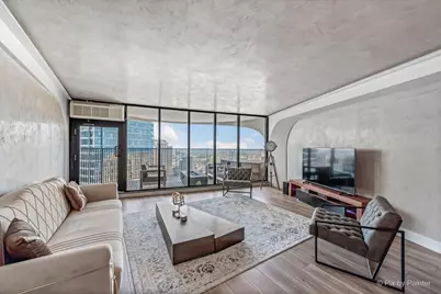 300 N State Street #5817, Chicago, IL 60654 - Photo 7