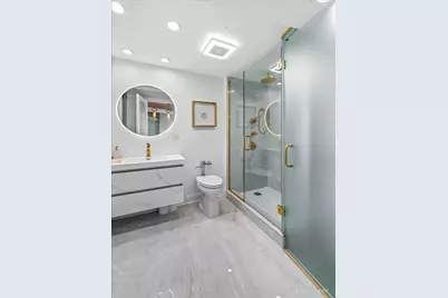 300 N State Street #5817, Chicago, IL 60654 - Photo 11