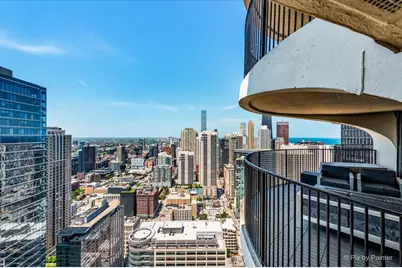 300 N State Street #5817, Chicago, IL 60654 - Photo 23