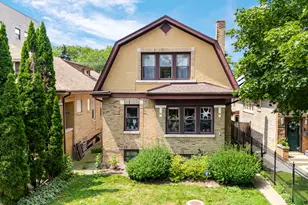 6024 N Rockwell St, Chicago, IL 60659 - Photo 1