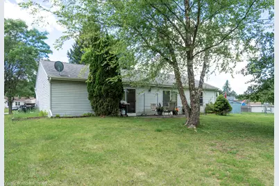 886 Quincy Court, Island Lake, IL 60042 - Photo 17