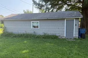 540 W 3rd St, Centralia, IL 62801 - Photo 5