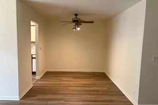 321 Charlotte Ct, Schaumburg, IL 60193 - Photo 5