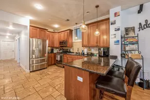 413 N Noble St, Chicago, IL 60642 - Photo 3