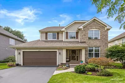 2562 N Jade Avenue, Arlington Heights, IL 60004 - Photo 1