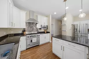 2523 Forest Ct, Lindenhurst, IL 60046 - Photo 9
