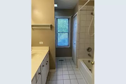 5490 Fox Path Lane, Hoffman Estates, IL 60192 - Photo 9