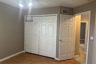 5490 Fox Path Ln, Hoffman Estates, IL 60192 - Photo 5