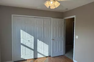 5490 Fox Path Ln, Hoffman Estates, IL 60192 - Photo 7